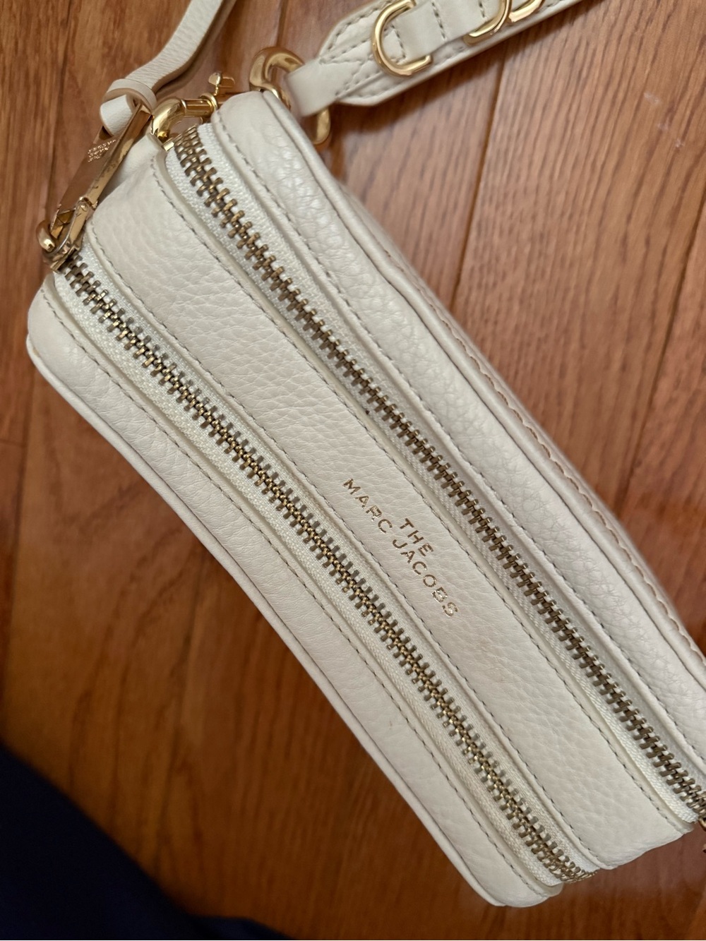 The Marc Jacobs softshot Leather Crossbody Bag in Chalk - Picture 7 of 9